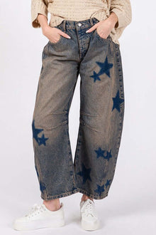  Women's Star Wide Leg Jeans with functional pockets and chic silhouette.