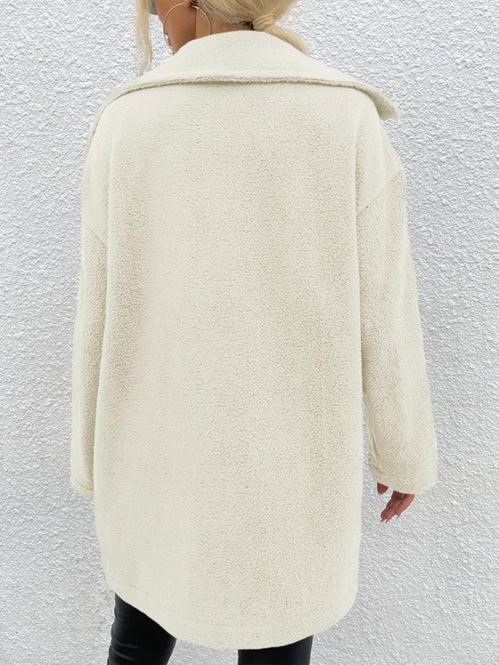 Shiny dropped shoulder coat with pockets in white, 100% polyester.