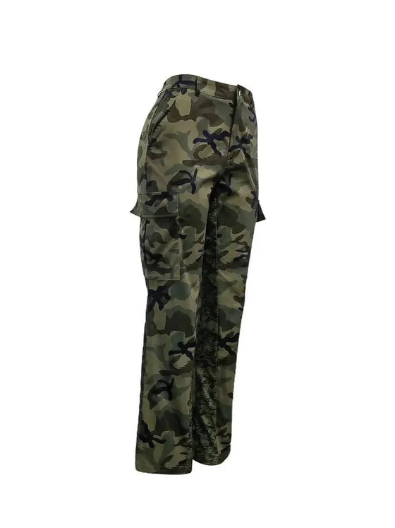 Women's camo print cargo pants with side pockets.