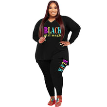  Plus size women's printed two-piece sports and leisure set with top and leggings.