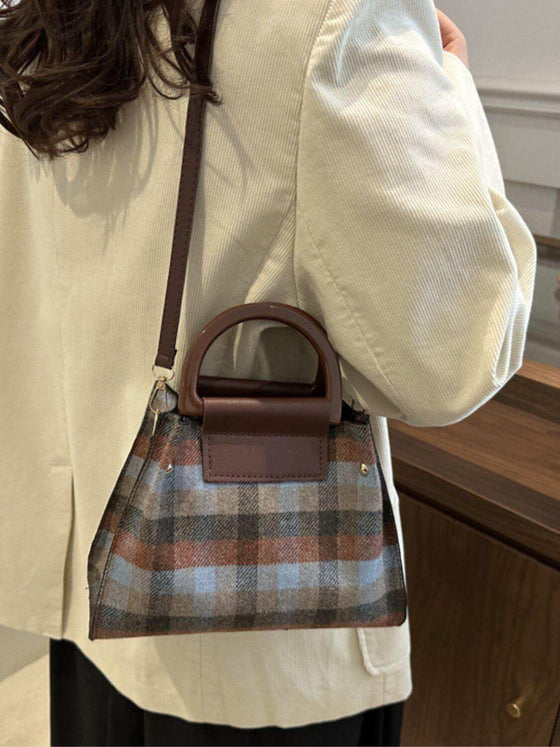 Contrast Plaid Trapezoid Shape Crossbody Bag in PU leather with adjustable strap.