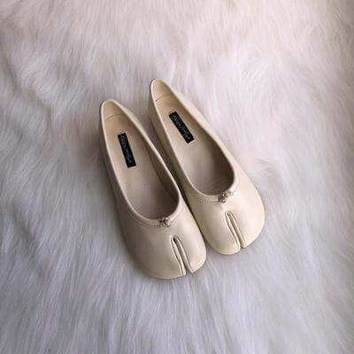 Flat slippers for women! Trotter Shoes Toe Flat Shoes Female Lazy HalfName: Flat slippers for women
Materials: Flat slippers for women
Flat slippers for women! Step into comfort and style with our Trotter Shoes Toe Flat slippers for woShoePlush Fashions Shop Plush Fashion ShopFlat slippers for women